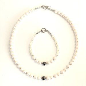 Short Pearl Necklace and Bracelet. Grey Nile